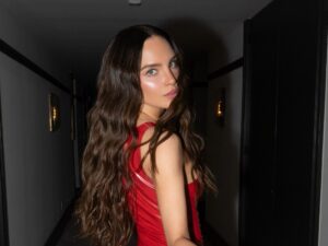 Belinda celebra su cumpleaños 37 rodeada de flores, familia y nuevos proyectos